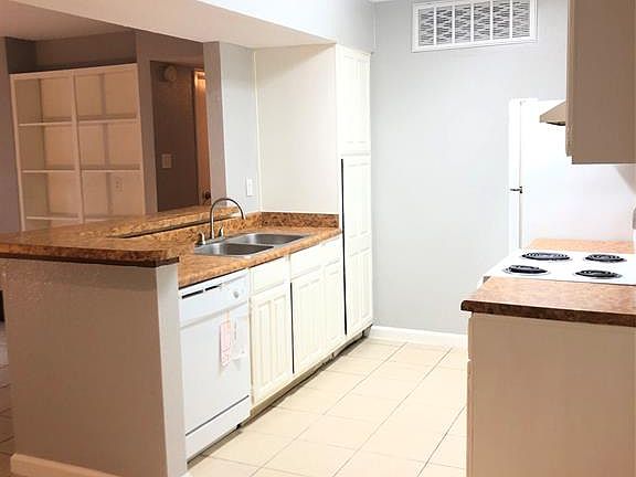 3rd image of 12955 Woodforest Blvd APT 7