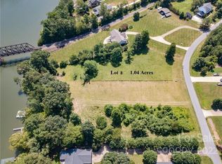 1969 Lake Acres Dr #8, Hickory, NC 28601