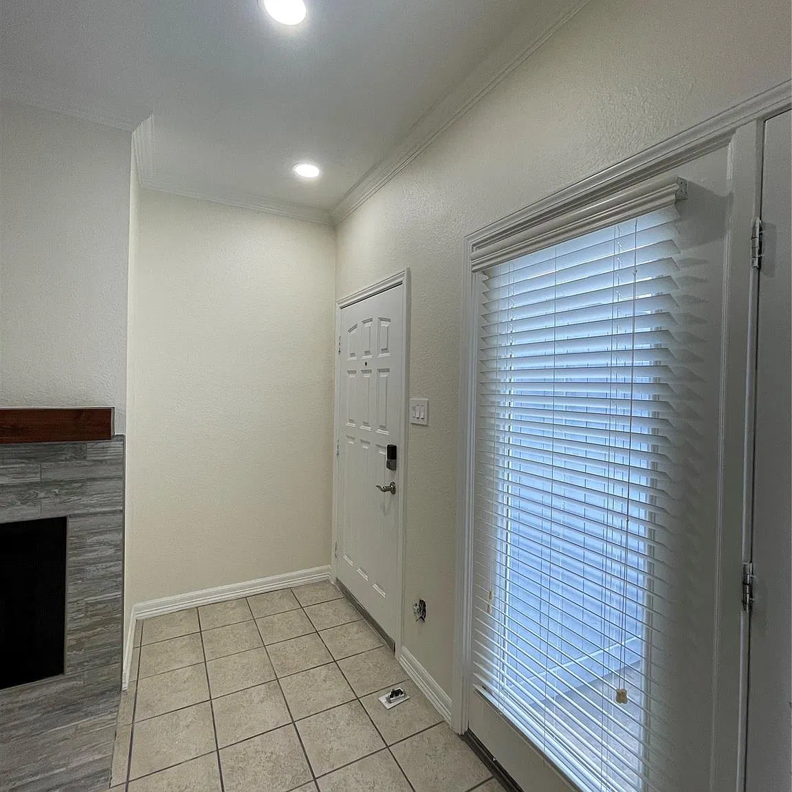 2 bed, 2.5 bath, 1740 sqft, $2,000 — Photo 3