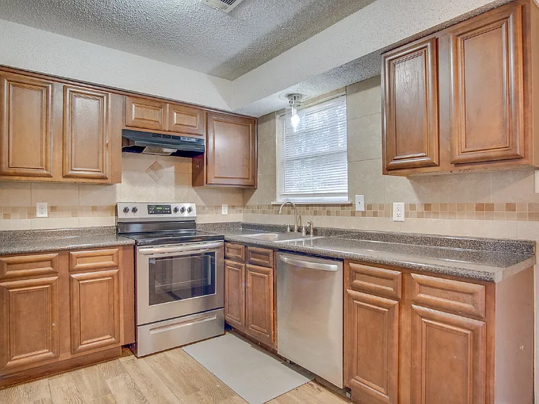 386 Quigley Rd — Photo 13