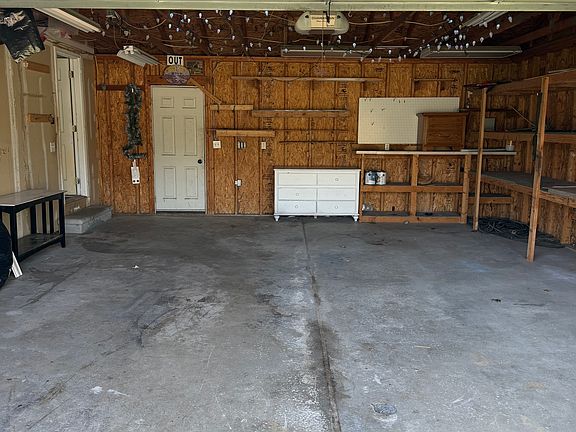 2nd image of 2115 W Drahner Rd
