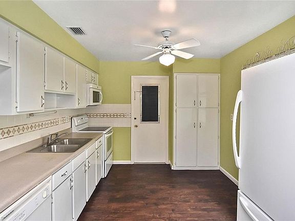 5th image of 22 Greenwood Ave