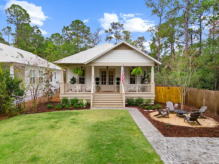 156 Summer Breeze Ln — Photo 2