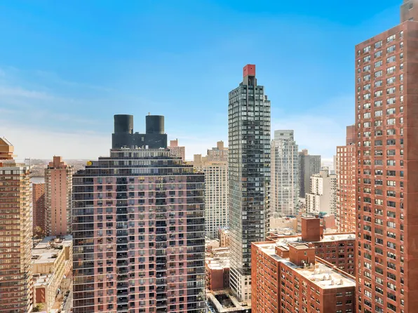 200 East 94th Street 2011 image 3 of 16