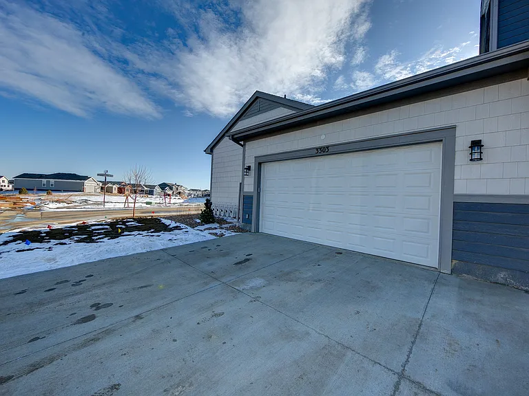 3303 Red Mountain Ave — Photo 2