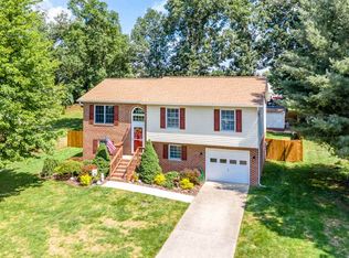 1704 Evergreen Dr, Harrisonburg, VA 22801