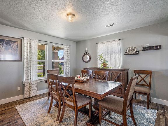 5th image of 709 S Millstream Dr