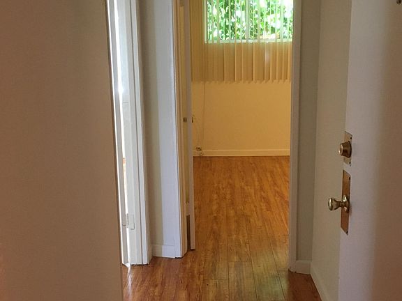 4th image of 505 Gayley Ave #34