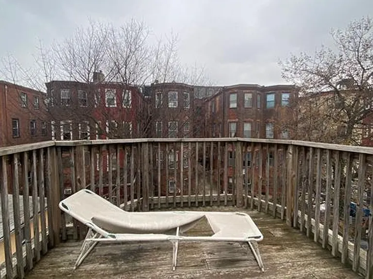 1435 Cambridge St — Photo 7