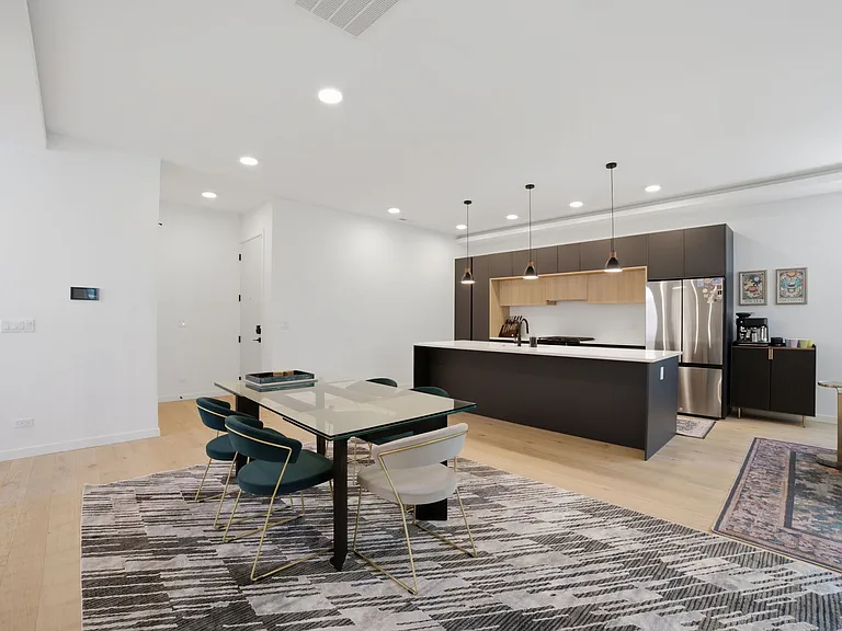 5039 N Winthrop Ave #2F — Photo 7