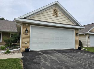 1023 Charles Wright Dr, Waupaca, WI 54981