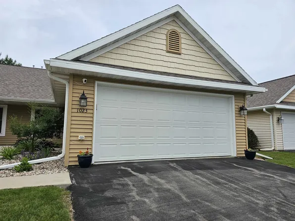 1023 Charles Wright Dr, Waupaca, WI 54981