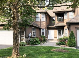 51 Bracken Hill Rd, Hamburg, NJ 07419