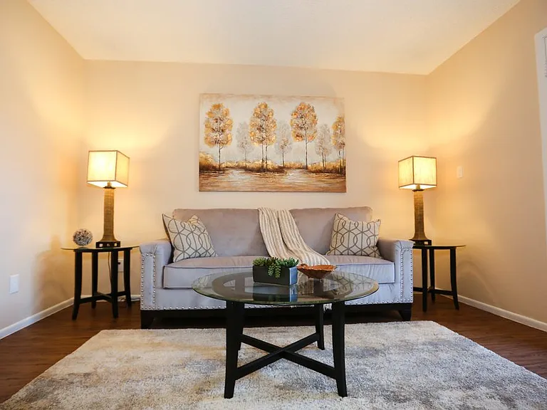10134 W Mohawk Ln — Photo 3