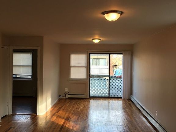 4th image of 2360 White Oak Ct #3FL1