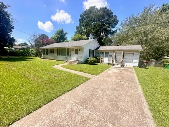 718 Maple Dr, Springdale, AR 72764