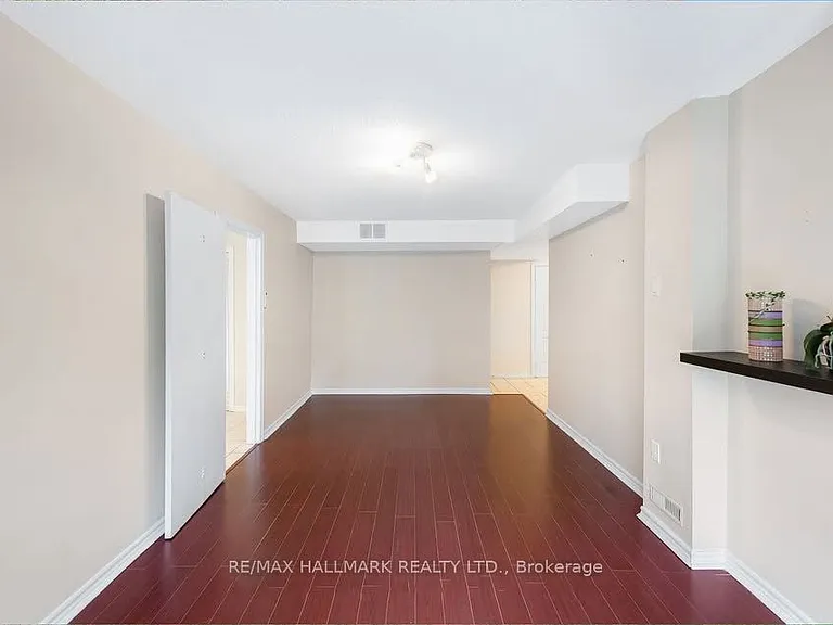 166 Sail Cres #LOWER — Photo 7