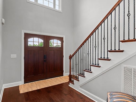 3rd image of 431 Cobblestone Way