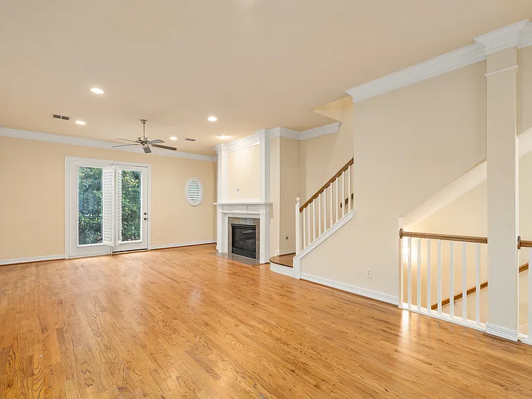 4230 Holland Ave — Photo 30
