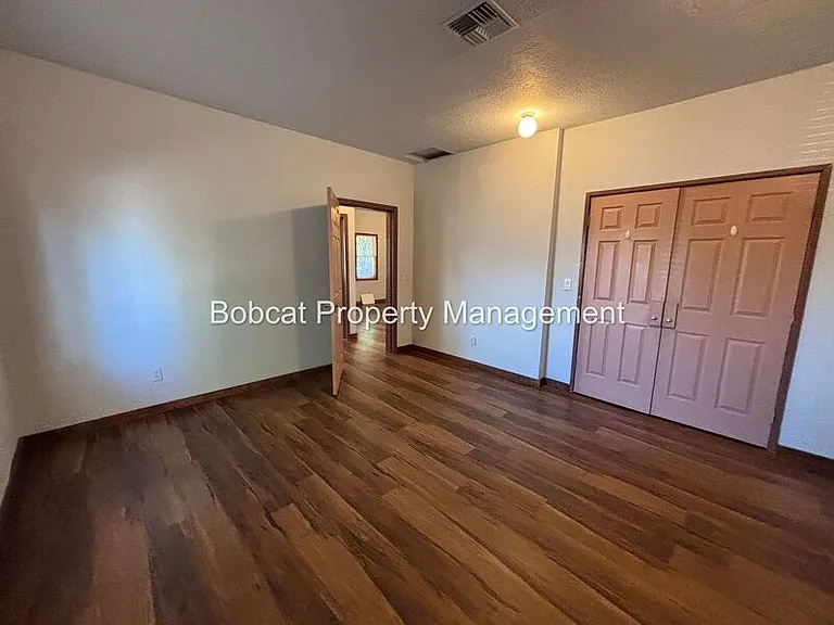 1015 US Highway 395 N #A — Photo 13