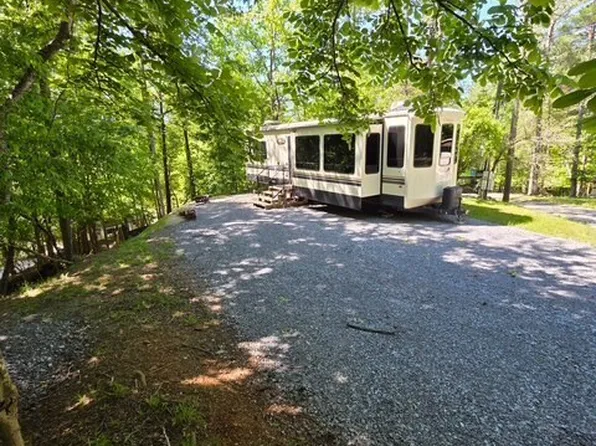 32 7th St, Ellijay, GA 30540