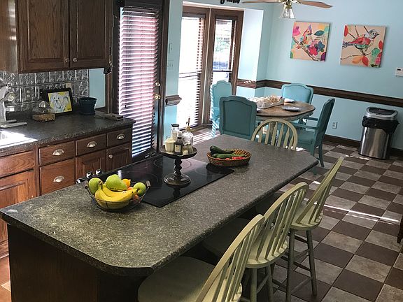 Large eat in kitchen 