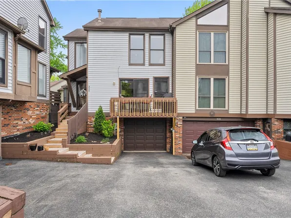 320 Spring Run Dr, Monroeville, PA 15146