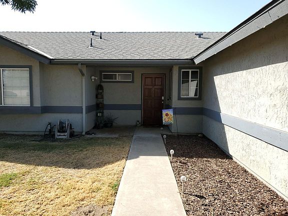 4th image of 755 Rosewood Ln