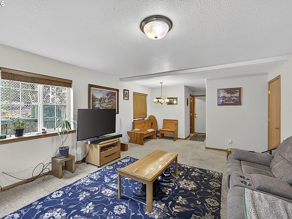 4th image of 1150 Hemlock St #B8