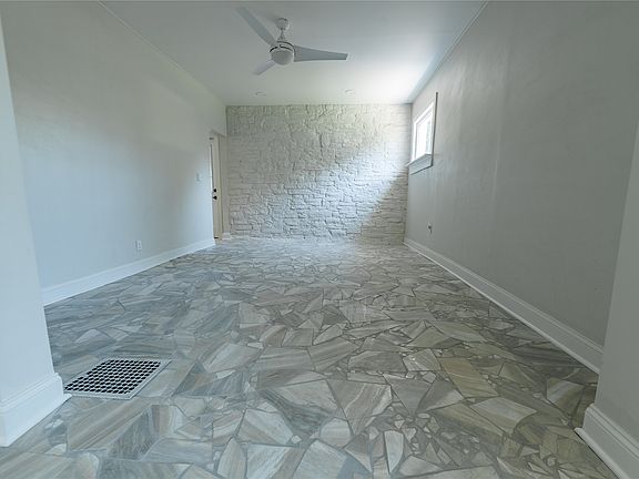 4th image of 211 Walnut St