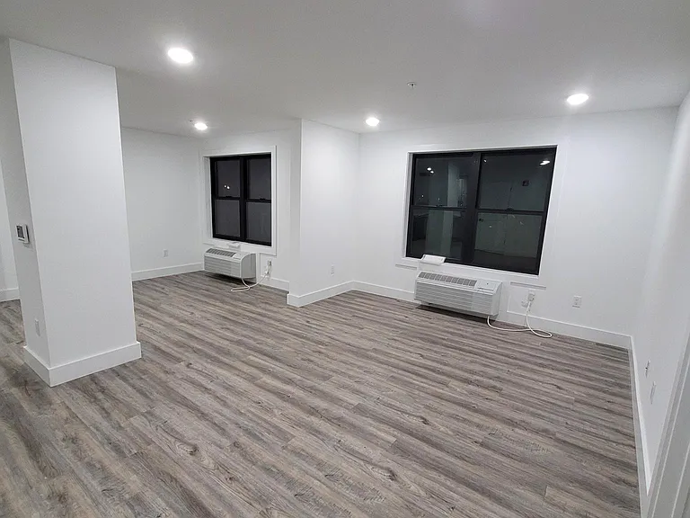 242 Spring St #2 — Photo 40