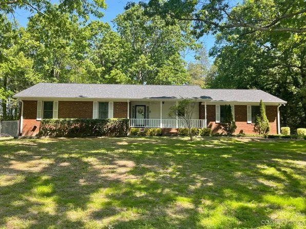 1554 Oakridge Dr, Salisbury, NC 28146