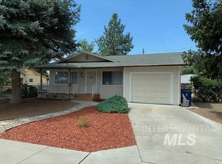 800 N 4 E #TOWNHOUSE, Mountain Home, ID 83647