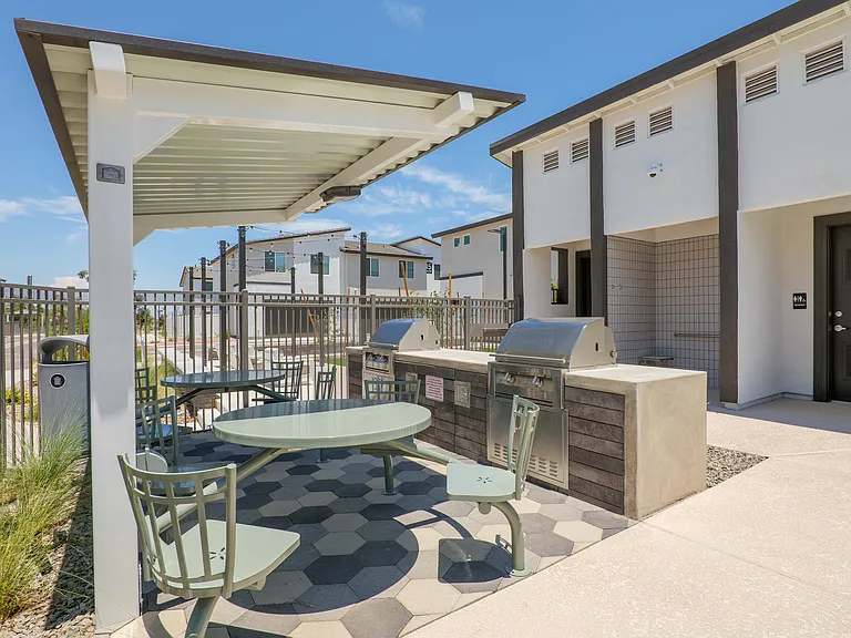 Corsica Villas at 20th Street — Photo 22