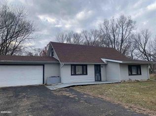 11488 Oakton Rd, Savanna, IL 61074