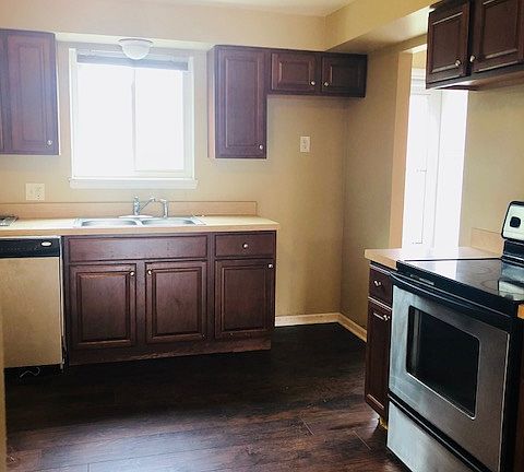 4th image of 1593 Lee Terrace Dr #1