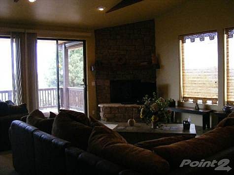 Fireplace in Livingroom