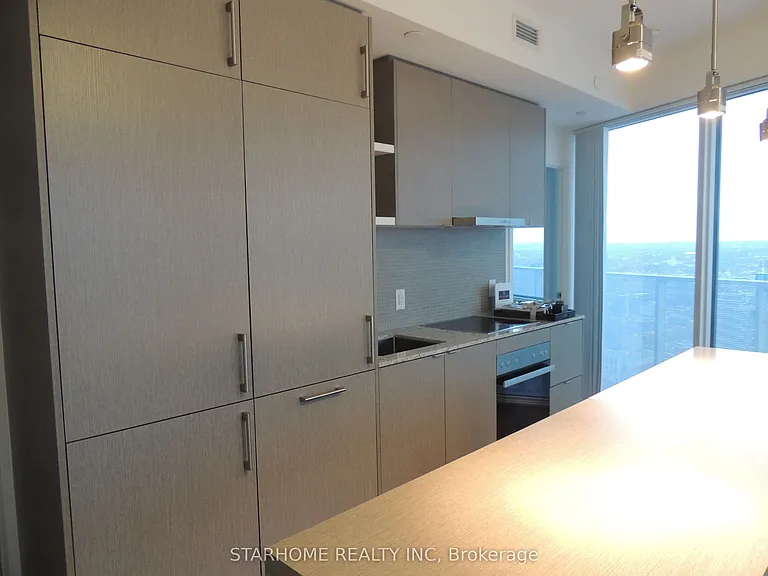100 Harbour St #6307 — Photo 6
