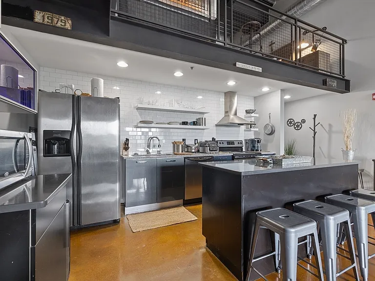 950 Broadway #27 — Photo 6