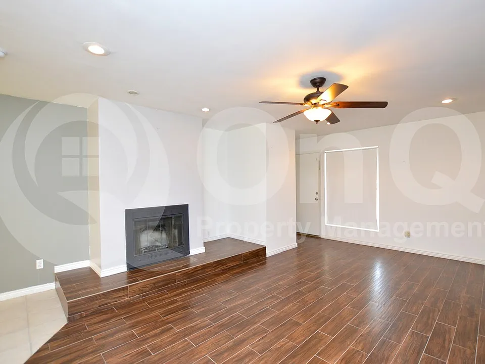 2331 W Carson Dr