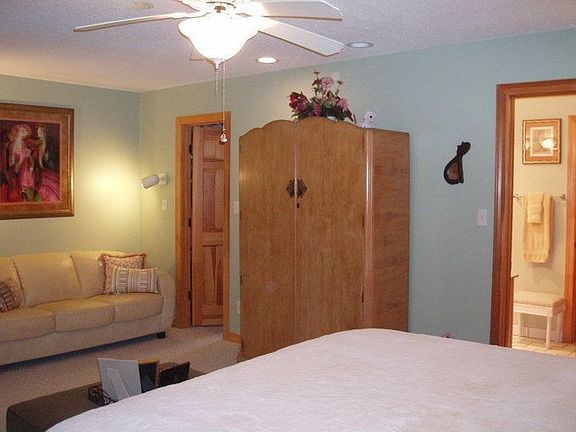 Additional Seating Area In Master