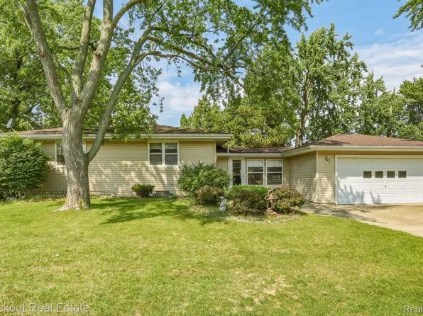 1755 S Reese Rd, Reese, MI 48757