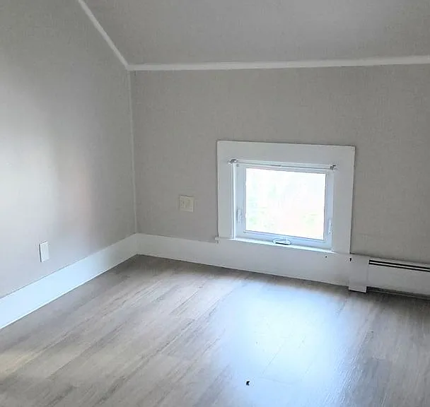 8 Veteran Ct — Photo 3