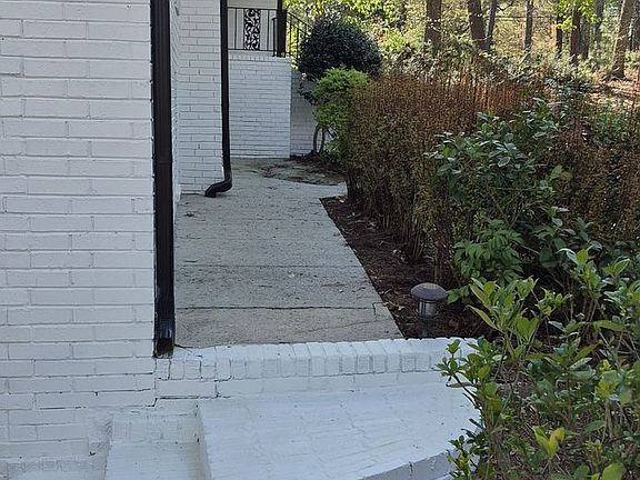 4th image of 605 Dalrymple Rd