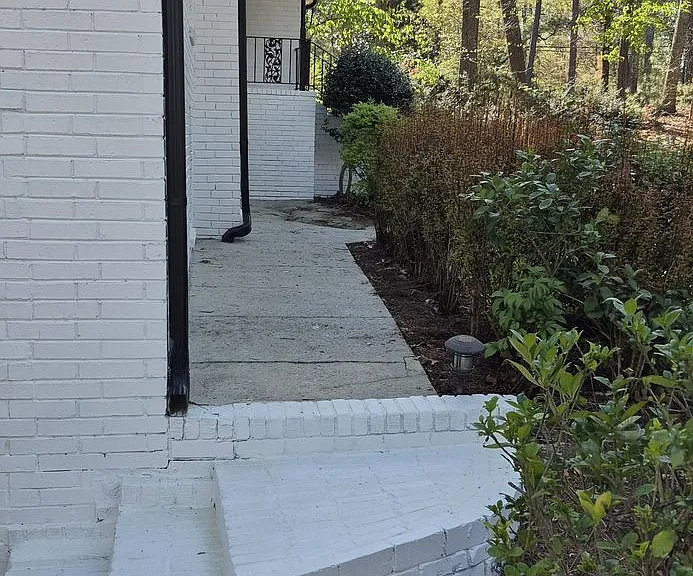 605 Dalrymple Rd — Photo 4
