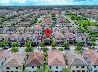 10583 W 35th Way, Hialeah, FL 33018