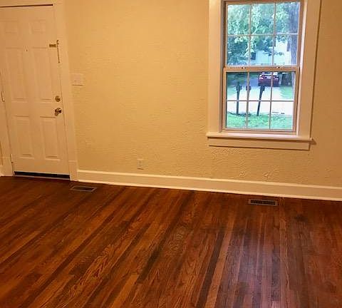 3rd image of 708 East St #A-b