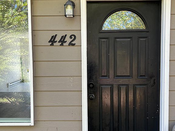 2nd image of 442 34th Ave SE #442