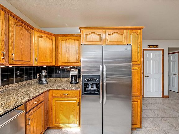 3rd image of 2805 Manor Oak Ln