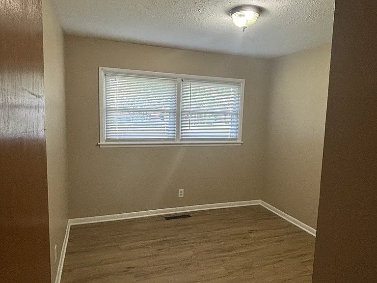 1807 Ashmoor Ln — Photo 6